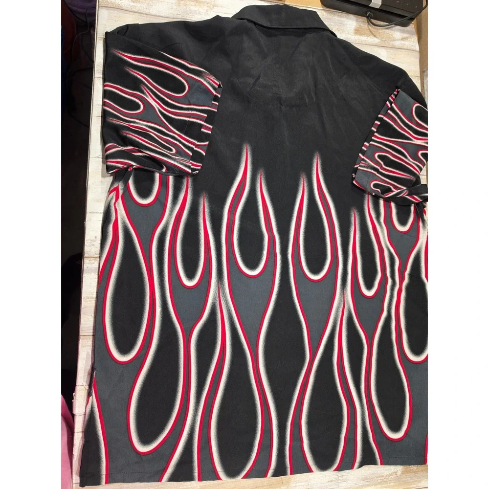 Sapphire Lounge Mens Flame Print Button Down Shirt Black Red Short Sleeve Medium